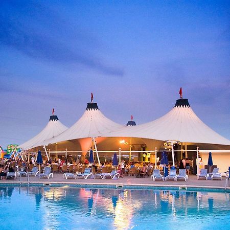 Globales Aparthotel Bouganvilla Sa Coma  Eksteriør billede