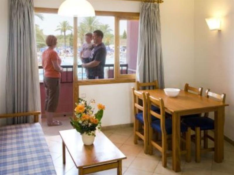 Globales Aparthotel Bouganvilla Sa Coma  Eksteriør billede